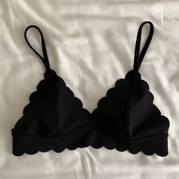 NWOT Missguided Scallop Bikini Top - Picture 5 of 7